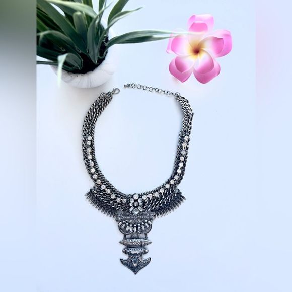 Silver Colored Necklace - Picture 1 of 4